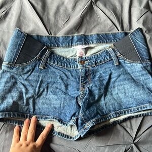 Maternity shorts